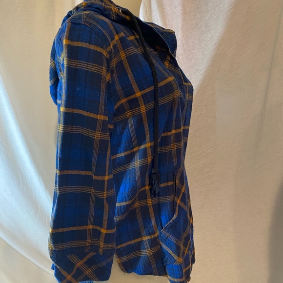 Forever 21 Plaid Poncho - Picture 2 of 6